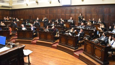 La sesión de la Cámara de Diputados aprobó el endeudamiento para salud y educación. La sesión de la Cámara de Diputados aprobó el endeudamiento para salud y educación.