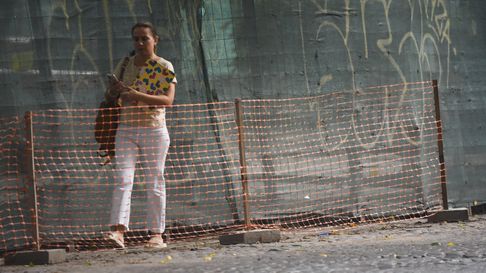 la plata, a la espera: malestar por la demora en las tres plazas del centro la plata, a la espera: malestar por la demora en las tres plazas del centro