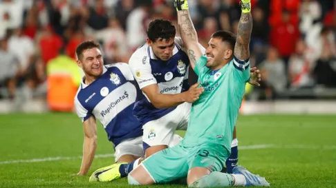 Nelson Insfrán, el héroe de la noche en el Monumental ayer Nelson Insfrán, el héroe de la noche en el Monumental ayer