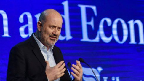 Federico Sturzenegger es el miembro del Gobierno nacional que concreta las desregulaciones. Federico Sturzenegger es el miembro del Gobierno nacional que concreta las desregulaciones.