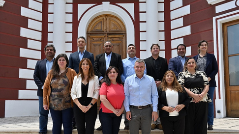El intendente Diego Costarelli junto a los concejales que votaron el Presupuesto y la Ordenanza Tarifaria. El intendente Diego Costarelli junto a los concejales que votaron el Presupuesto y la Ordenanza Tarifaria.