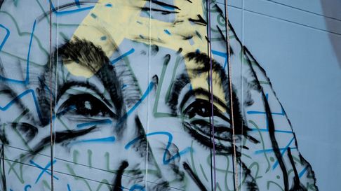 Mural del Papa Francisco desde Plaza Moreno Mural del Papa Francisco desde Plaza Moreno