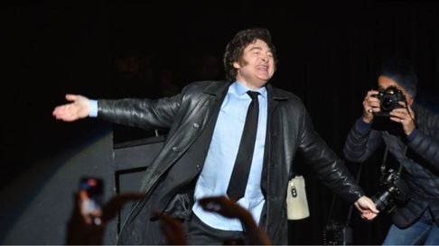 veni, proba la banda: javier milei en modo rockstar veni, proba la banda: javier milei en modo rockstar