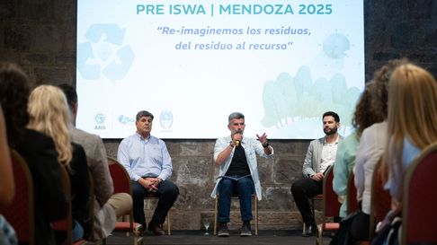 Jimena Latorre destacó en Mendoza la necesidad de integrar economía y ambiente en el marco del Congreso Mundial ISWA 2025. Jimena Latorre destacó en Mendoza la necesidad de integrar economía y ambiente en el marco del Congreso Mundial ISWA 2025.