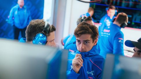 Mercedes le dará un motor con mejoras que benefician a Colapinto. Mercedes le dará un motor con mejoras que benefician a Colapinto.