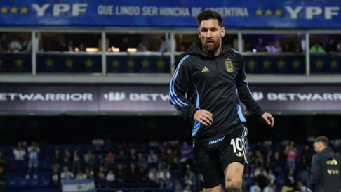 Lionel Messi no jugará las Eliminatorias Sudamericanas por lesión. Lionel Messi no jugará las Eliminatorias Sudamericanas por lesión.
