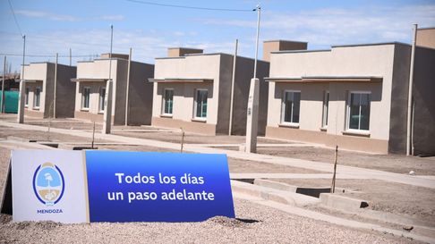 Las lluvias afectaron casas que el IPV entregó el año pasado en San Rafael: ¿qué solución les darán? Las lluvias afectaron casas que el IPV entregó el año pasado en San Rafael: ¿qué solución les darán?