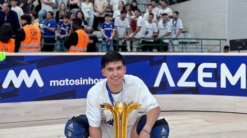Santiago Chambella ganó el torneo más importante de hockey sobre patines de Europa. Santiago Chambella ganó el torneo más importante de hockey sobre patines de Europa.