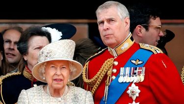 Tras 11 horas detenido, liberaron al ex príncipe Andrés