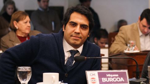 El concejal Miqueas Burgoa se salvó de la remoción. Los radicales dividieron votos. El concejal Miqueas Burgoa se salvó de la remoción. Los radicales dividieron votos.