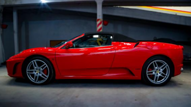 Durante una subasta se vendieron tres vehículos vinculados a un clan narco.