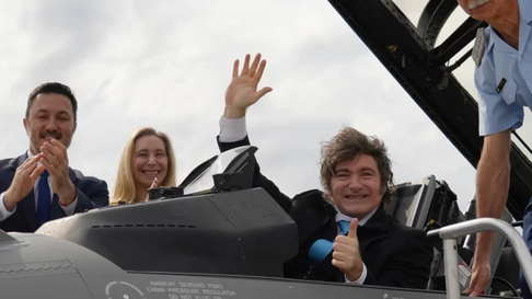 Javier Milei emprendió el regreso Javier Milei emprendió el regreso