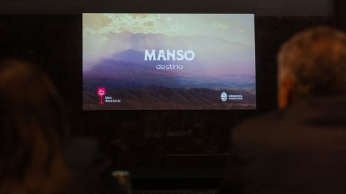 Trabajadores de la salud nucleados en AMPROS retrucaron el spot Manso del Gobierno. Trabajadores de la salud nucleados en AMPROS retrucaron el spot Manso del Gobierno.