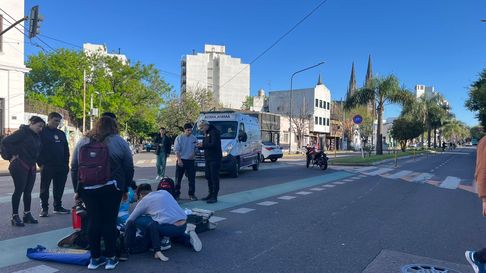 conmocion en la plata: atropellaron a un nene frente a una escuela conmocion en la plata: atropellaron a un nene frente a una escuela