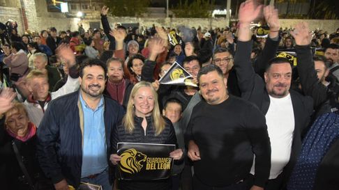 Germán Pérez junto a Hebe Casado en el acto de Los Guardianes del León en Las Heras. Germán Pérez junto a Hebe Casado en el acto de Los Guardianes del León en Las Heras.