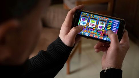 “Las plataformas pueden detectar si un usuario es un niño o adolescente, y sin embargo no lo bloquean, explicó el jefe de fiscales de Mendoza. “Las plataformas pueden detectar si un usuario es un niño o adolescente, y sin embargo no lo bloquean, explicó el jefe de fiscales de Mendoza.