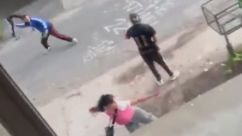 le amputaron la pierna al joven atacado en patota en los hornos le amputaron la pierna al joven atacado en patota en los hornos