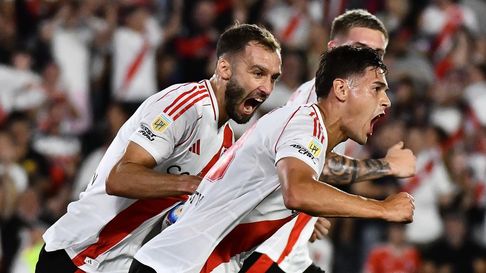 River juega con Platense en el Monumental. River juega con Platense en el Monumental.