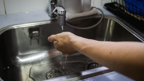 Aysam anunció un corte de agua masivo en el Gran Mendoza este sábado. Conocé las zonas afectadas, la duración y qué harán los comercios ante la falta de agua. Aysam anunció un corte de agua masivo en el Gran Mendoza este sábado. Conocé las zonas afectadas, la duración y qué harán los comercios ante la falta de agua.