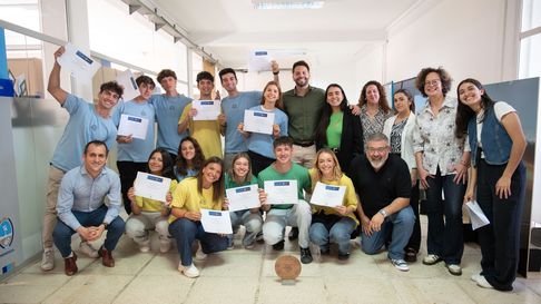 Mendonarte recibió un reconocimiento del Ministerio de Energía y Ambiente tras limpiar el Dique Potrerillos y recolectar más de 200 kilos de residuos. Mendonarte recibió un reconocimiento del Ministerio de Energía y Ambiente tras limpiar el Dique Potrerillos y recolectar más de 200 kilos de residuos.