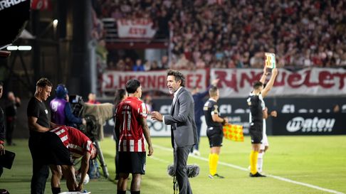 Facundo Farías es un fetiche del entrenador albirrojo, Eduardo Domínguez Facundo Farías es un fetiche del entrenador albirrojo, Eduardo Domínguez