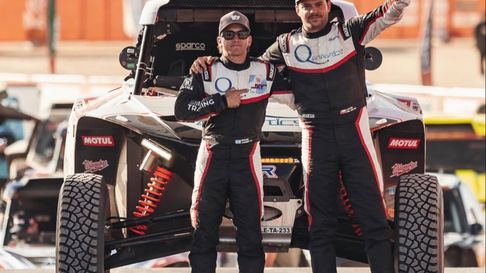 Bruno Jacomy festejó su cumpleaños en el Rally Dakar. Bruno Jacomy festejó su cumpleaños en el Rally Dakar.