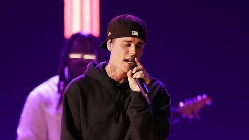 justin bieber anuncio su septimo album de estudio, acompanado de su esposa y su hijo justin bieber anuncio su septimo album de estudio, acompanado de su esposa y su hijo