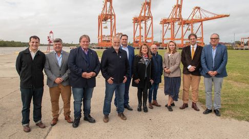 ensenada: empresarios rusos recorrieron el puerto la plata ensenada: empresarios rusos recorrieron el puerto la plata
