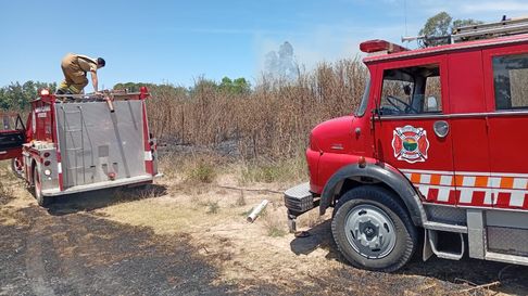 voraz incendio en campos de arturo segui voraz incendio en campos de arturo segui