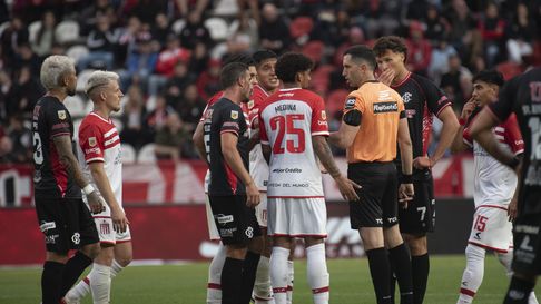 La última vez que Arasa dirigió a Estudiantes, sobró polémica La última vez que Arasa dirigió a Estudiantes, sobró polémica