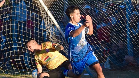 Fomento venció a Alumni en el clásico de Los Hornos, por la Liga Amateur Platense. Fomento venció a Alumni en el clásico de Los Hornos, por la Liga Amateur Platense.