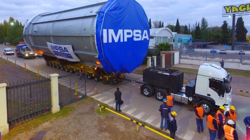 El traslado de un horno de IMPSA, en 2019. El traslado de un horno de IMPSA, en 2019.