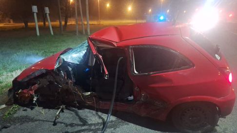 murio un policia tras chocar contra un poste en parque pereyra murio un policia tras chocar contra un poste en parque pereyra