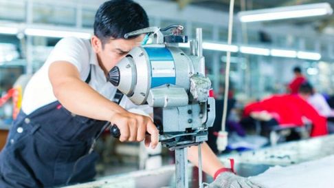 Las empresas industriales vienen en caída libre. Las empresas industriales vienen en caída libre.