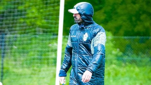 Fernando Zaniratto comanda la práctica de Gimnasia en Estancia Chica Fernando Zaniratto comanda la práctica de Gimnasia en Estancia Chica