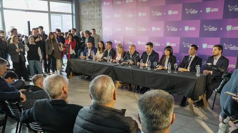 Álvaro Martínez protagonizó un momento incómodo en la presentación de candidatos. Álvaro Martínez protagonizó un momento incómodo en la presentación de candidatos.