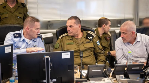 La oficina del primer ministro de Israel informó que el general de división David Zini sucederá a Ronen Bar como director de Shin Bet. La oficina del primer ministro de Israel informó que el general de división David Zini sucederá a Ronen Bar como director de Shin Bet.