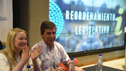 La vicegobernadora Hebe Casado y el presidente de la Cámara de Diputados, Andrés Lombardi. La vicegobernadora Hebe Casado y el presidente de la Cámara de Diputados, Andrés Lombardi.