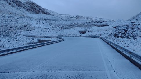 En todos los casos, el temporal de nieve, las ráfagas de viento y la escasa visibilidad obligaron a suspender el tránsito internacional. En todos los casos, el temporal de nieve, las ráfagas de viento y la escasa visibilidad obligaron a suspender el tránsito internacional.