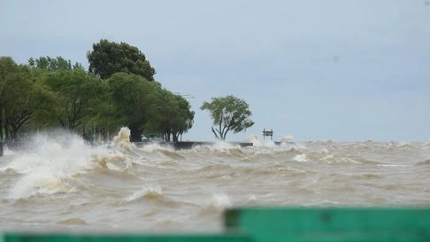Punta Lara en alerta por la crecida del Río de la Plata Punta Lara en alerta por la crecida del Río de la Plata