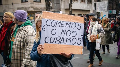 El recorte a las jubilaciones es uno de los pilares en que se sustenta el supuesto superávit fiscal de Milei. El recorte a las jubilaciones es uno de los pilares en que se sustenta el supuesto superávit fiscal de Milei.