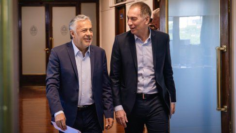 Cornejo recibió la visita del ministro del Interior, Diego Santilli. Cornejo recibió la visita del ministro del Interior, Diego Santilli.