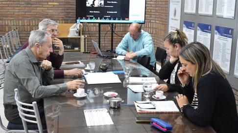 Diputados de Mendoza debatió proyectos de accesibilidad para personas con discapacidad en transporte, justicia y estadios. Diputados de Mendoza debatió proyectos de accesibilidad para personas con discapacidad en transporte, justicia y estadios.