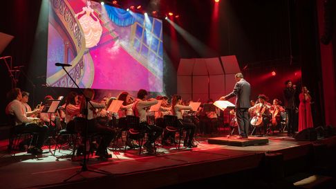 tango en forma de orquesta: una puesta sinfonica, teatral y poetica tango en forma de orquesta: una puesta sinfonica, teatral y poetica