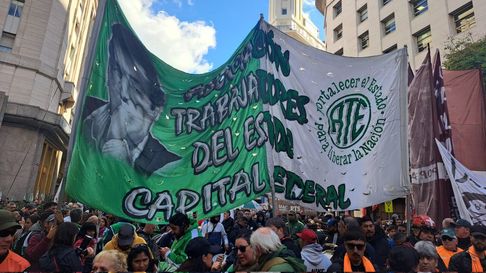 ATE anticipó que habrá un paro por el fallo contra Cristina. ATE anticipó que habrá un paro por el fallo contra Cristina.