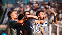 Gimnasia volvió a ganar en el Bosque y se acomodó en el Torneo Apertura Gimnasia volvió a ganar en el Bosque y se acomodó en el Torneo Apertura
