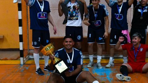 Joan Cataldo, figura de Independiente Rivadavia campeón del fútbol de salón. Joan Cataldo, figura de Independiente Rivadavia campeón del fútbol de salón.