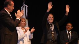 La UNCuyo le otorgó el Honoris Causa a Joan Manuel Serrat La UNCuyo le otorgó el Honoris Causa a Joan Manuel Serrat