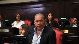 Desde su banca en el senado, Berni apoya a su esposa para suceder a Axel Kicillof Desde su banca en el senado, Berni apoya a su esposa para suceder a Axel Kicillof