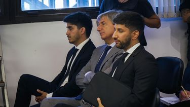 Walter Bento y sus hijos en una de las últimas audiencias del juicio.&nbsp;